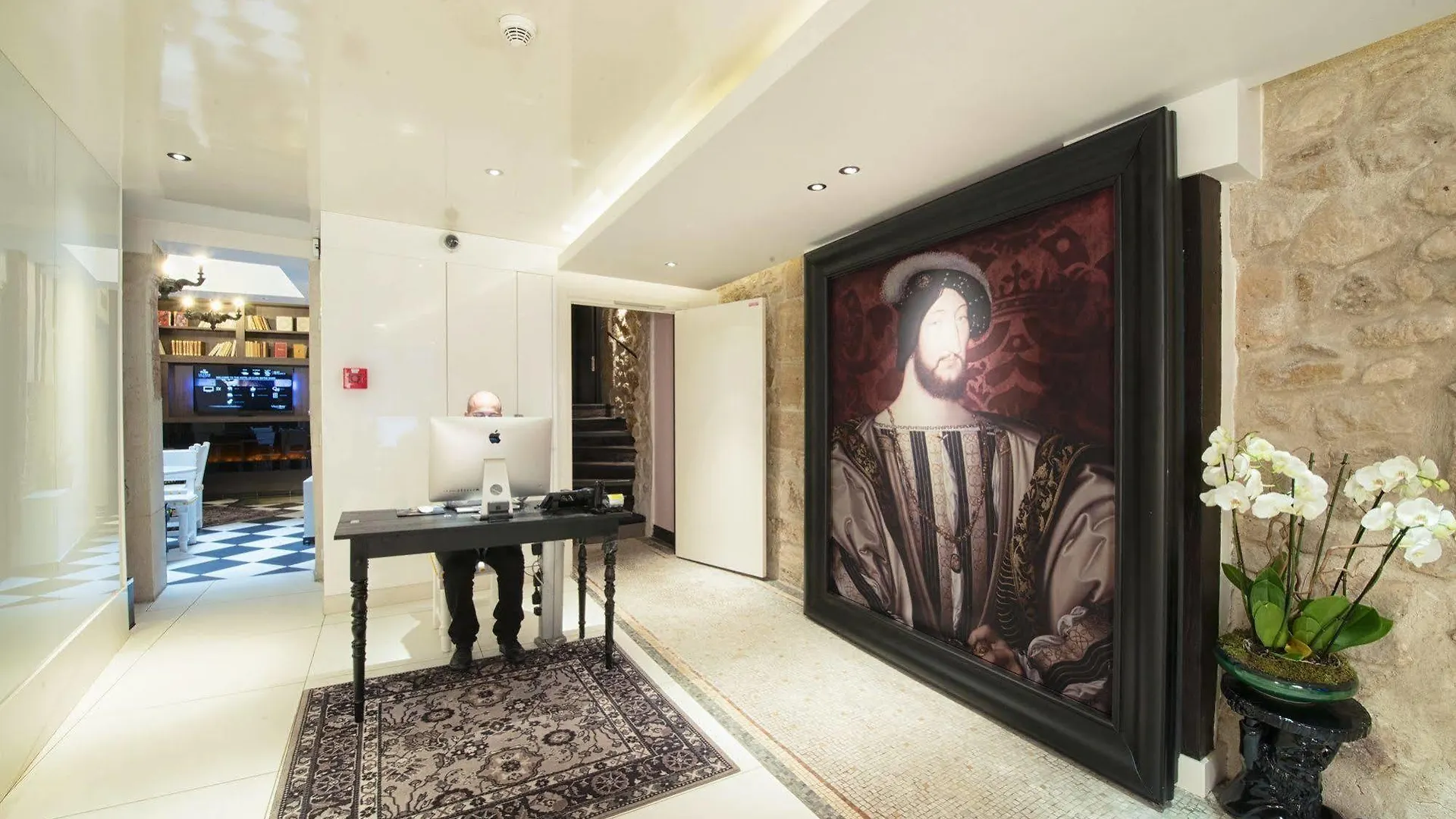 Le Clos De Notre Dame Paris